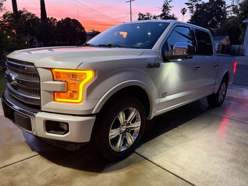 Used 2015 Ford F150 Platinum w/ Equipment Group 701A Luxury RWD image 1
