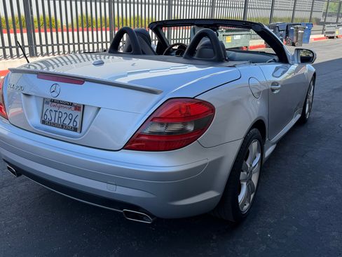Used 2011 Mercedes-Benz SLK 300 image 6