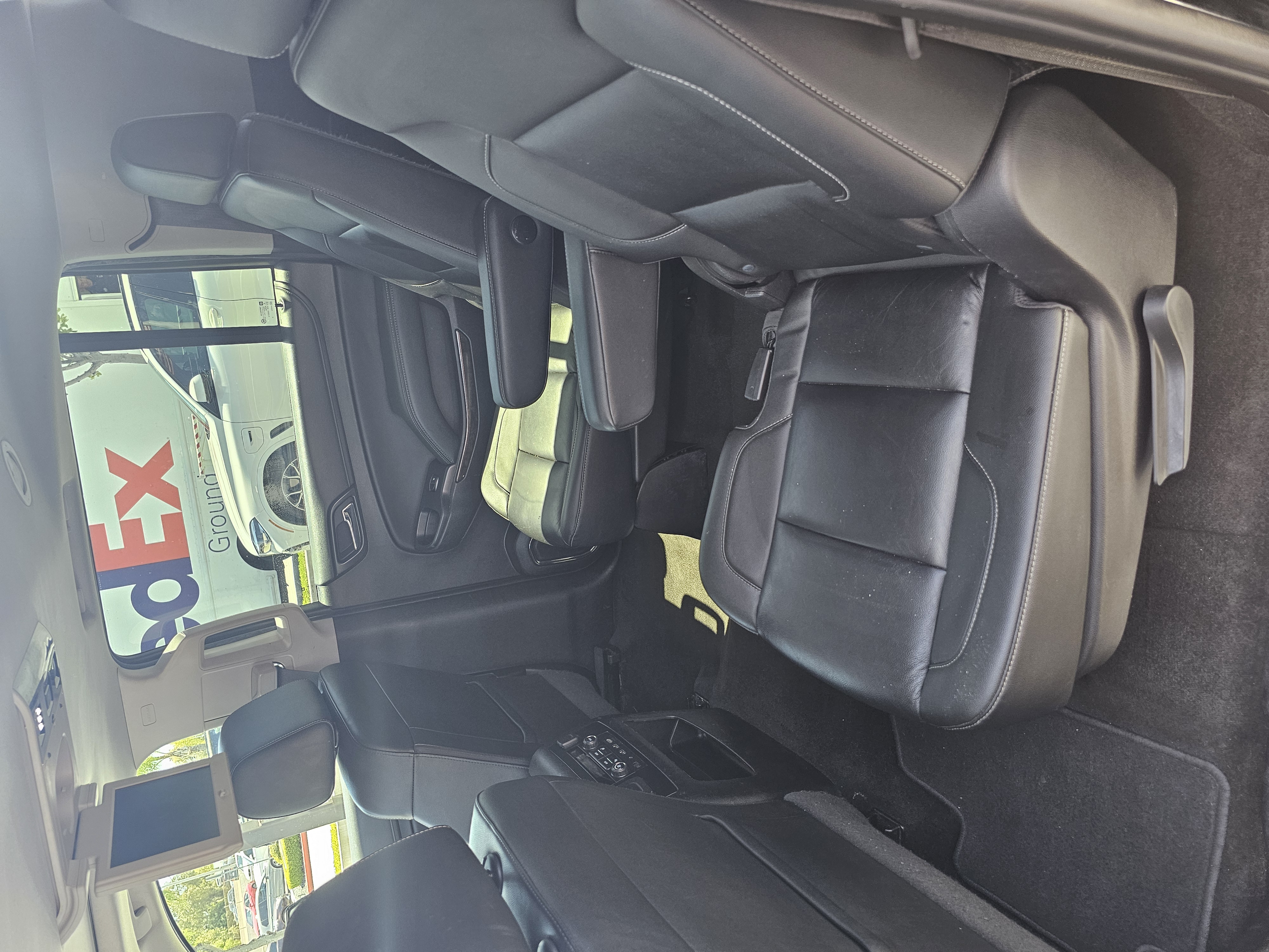 Used 2018 Chevrolet Suburban LT RWD image 8