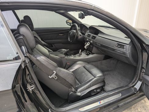 Used 2010 BMW M3 Convertible image 19