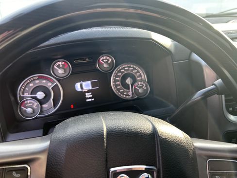 Used 2017 RAM 3500 Laramie Longhorn image 6