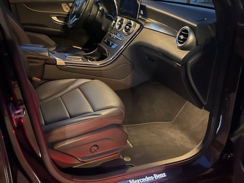 Used 2022 Mercedes-Benz GLC 300 image 28