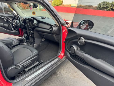 Used 2017 MINI Cooper 2-Door Hardtop image 13