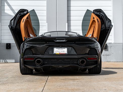 Used 2020 McLaren GT image 29