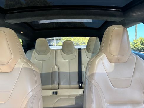 Used 2015 Tesla Model S 90D image 11