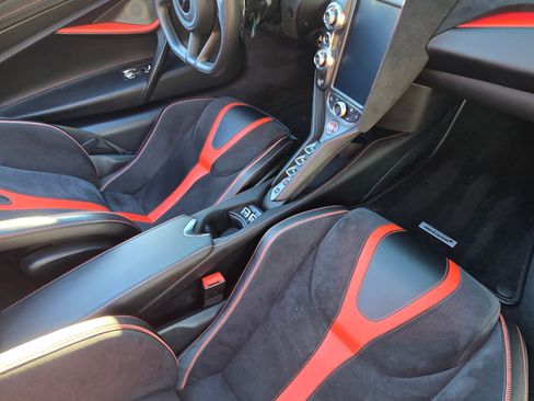 Used 2022 McLaren 720S Spider image 6