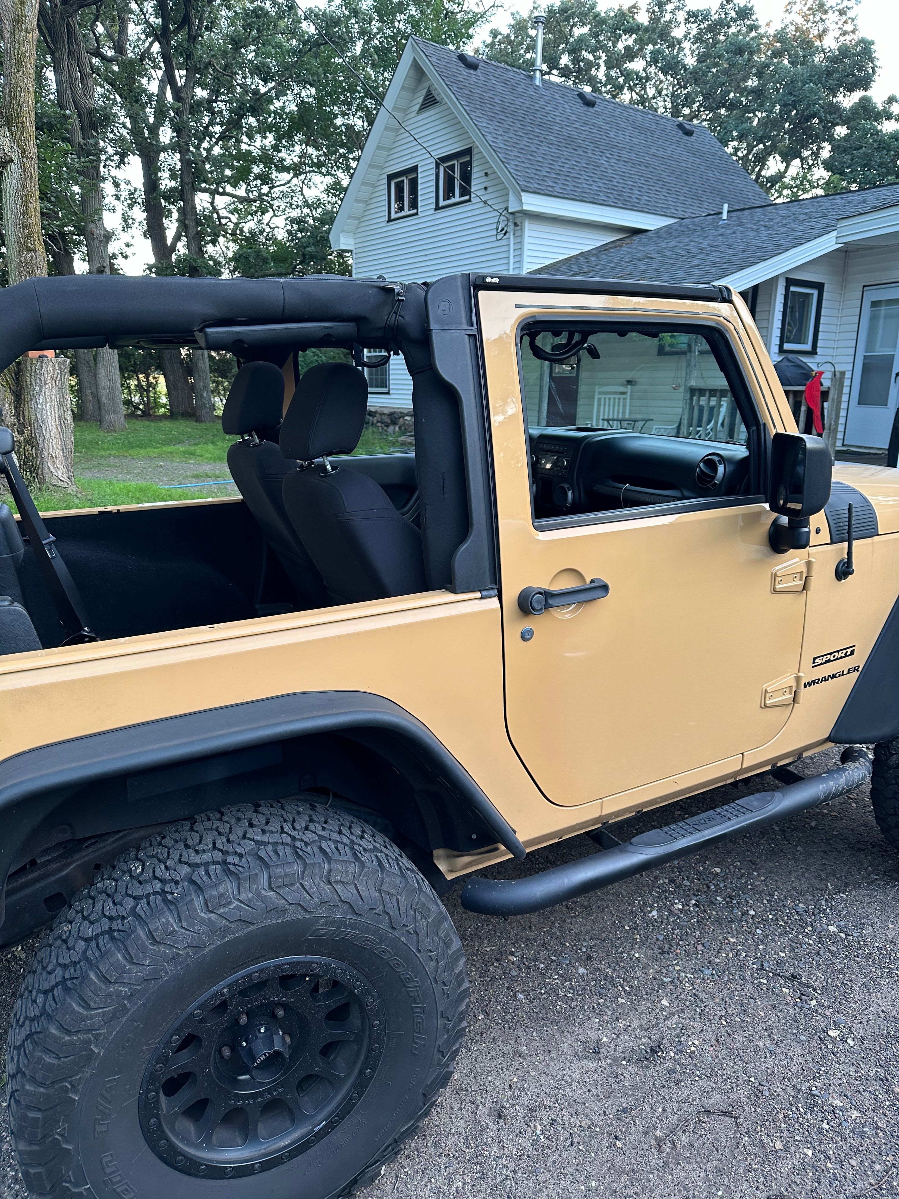 Used 2014 Jeep Wrangler Sport w/ Connectivity Group AWD/4WD image 8