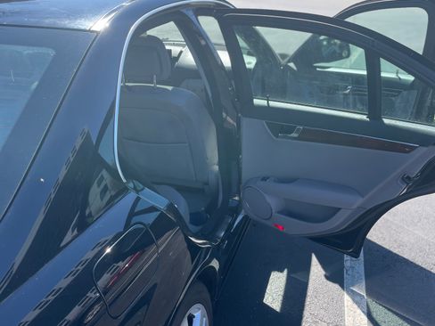 Used 2008 Mercedes-Benz C 300 C 300 4MATIC Luxury Sedan 4D image 8