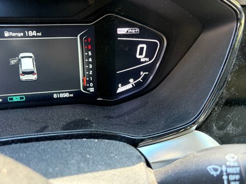 Used 2022 Kia Niro EX FWD image 11
