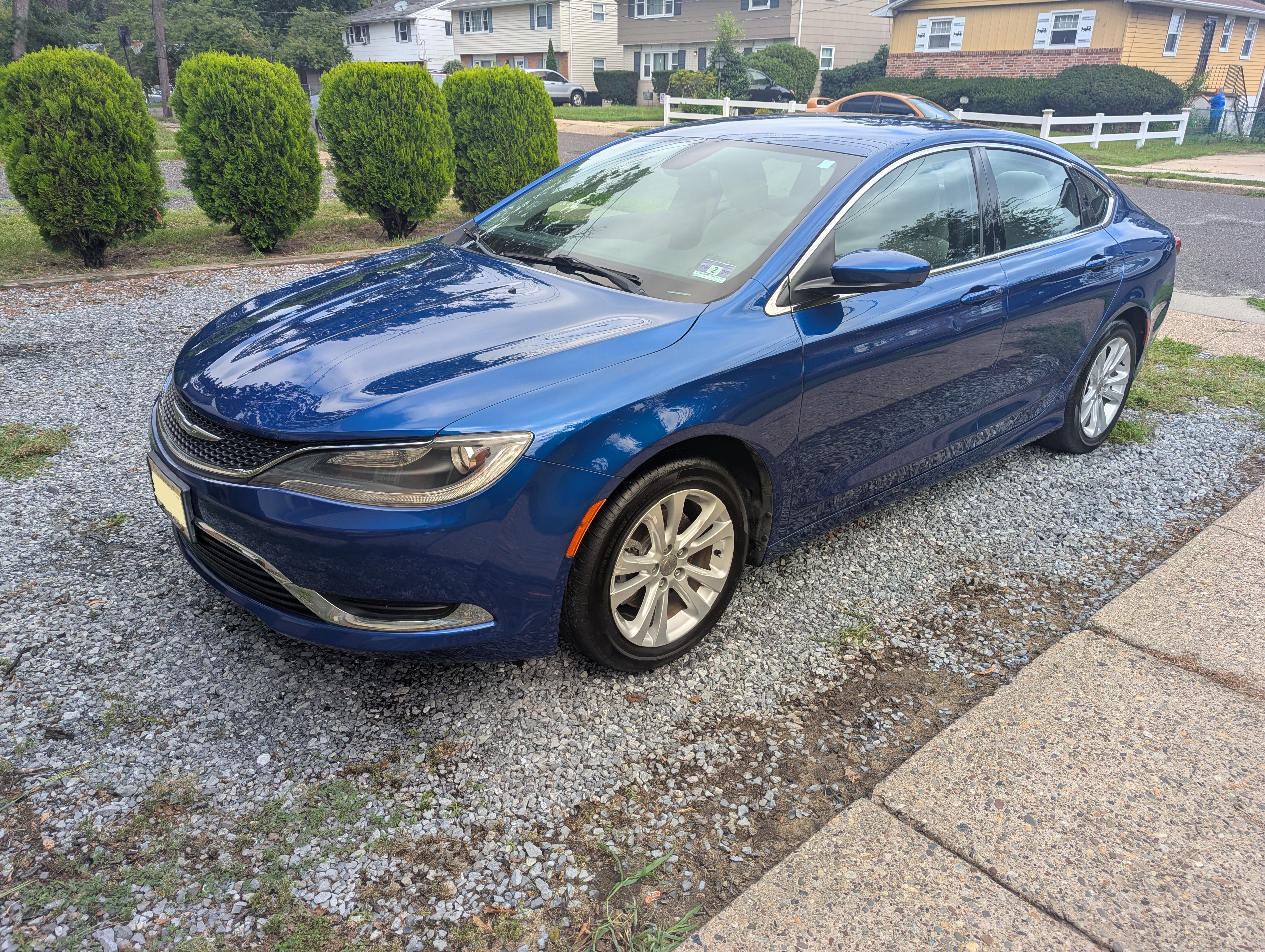 Used 2015 Chrysler 200 Limited FWD image 1