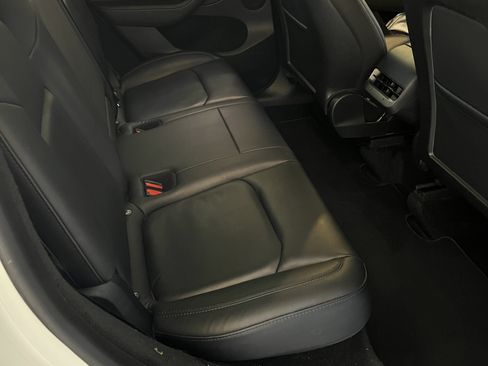 Used 2023 Tesla Model Y Performance image 16