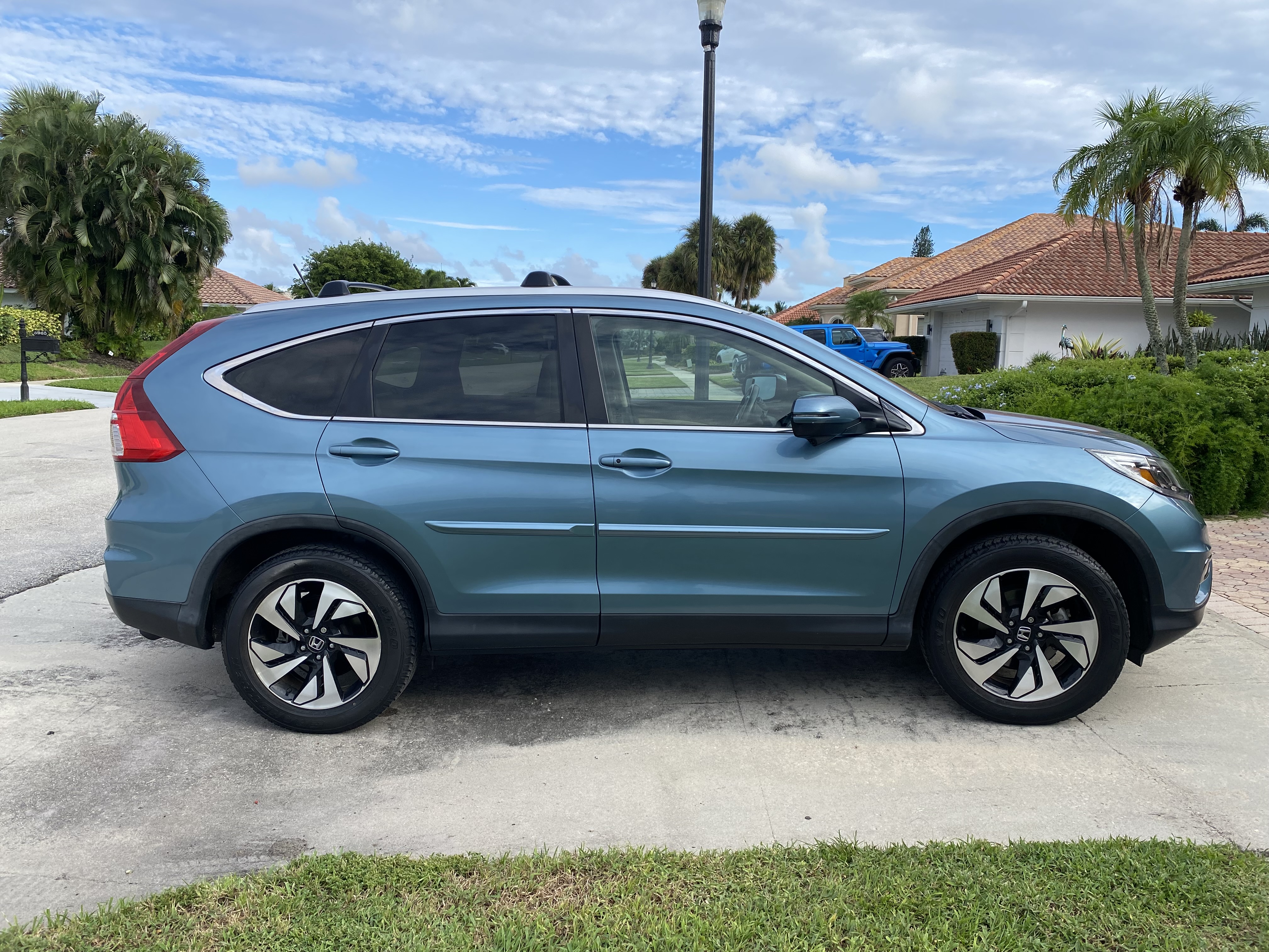 Used 2015 Honda CR-V Touring image 1