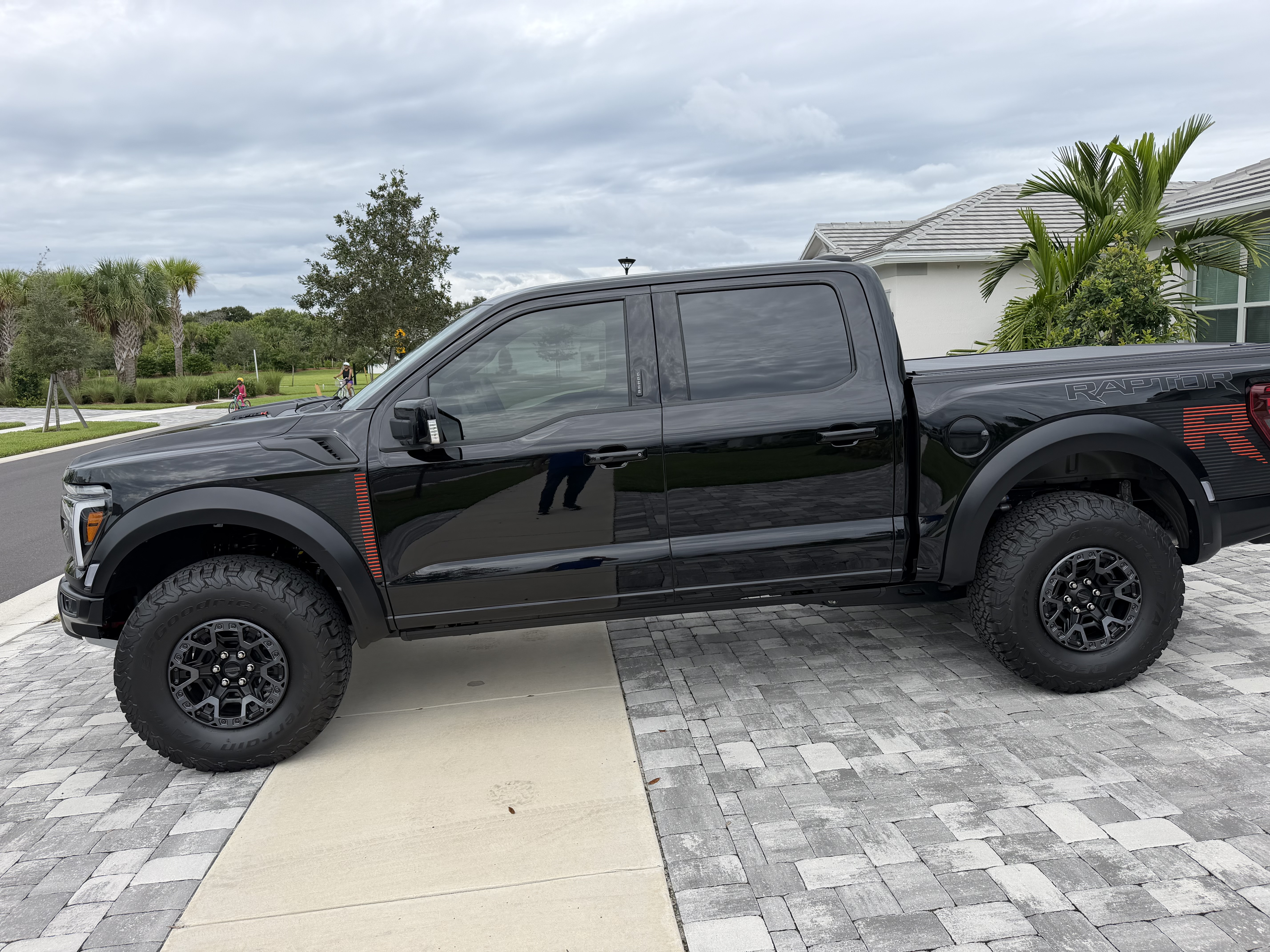 Used 2026 Ford F150 Raptor w/ Equipment Group 803A Raptor R AWD/4WD image 5