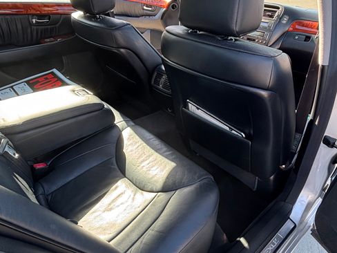 Used 2004 Lexus LS 430 image 17