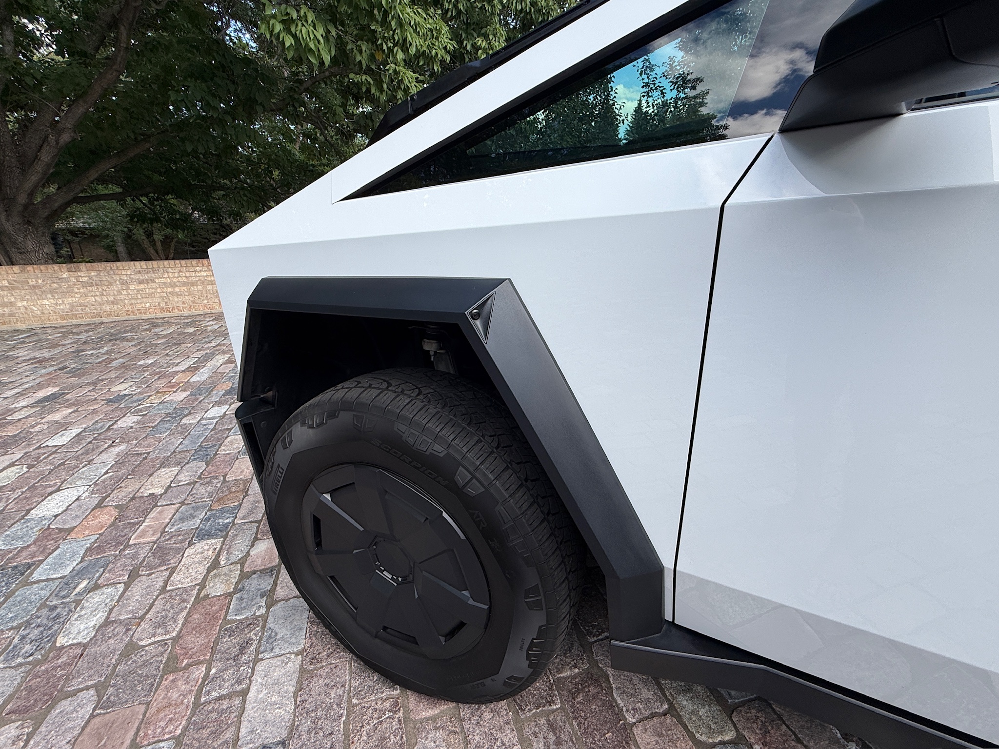 Used 2024 Tesla Cybertruck Cyberbeast AWD/4WD image 16