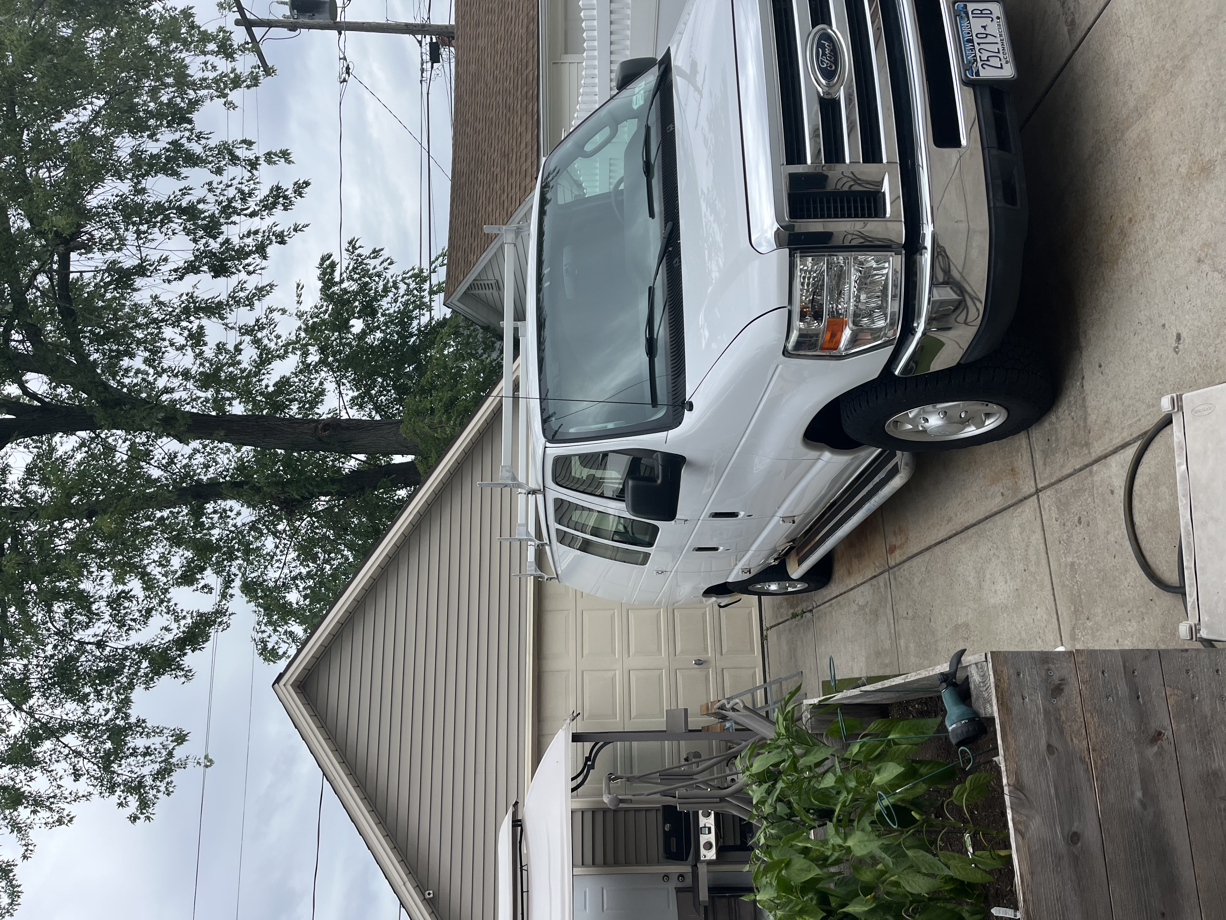 Used 2013 Ford E-250 and Econoline 250 w/ PWR Group RWD image 1