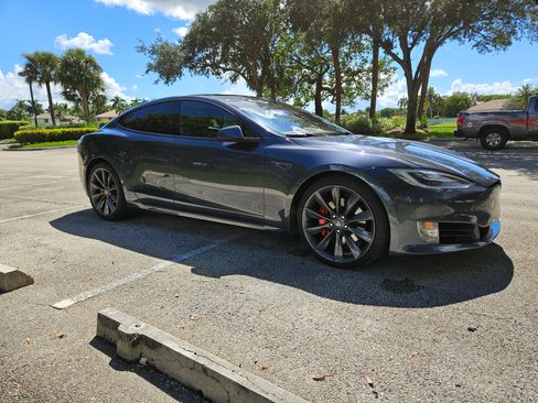 Used 2016 Tesla Model S P90D image 13