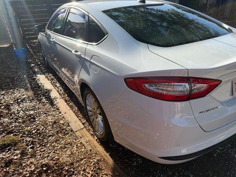 Used 2015 Ford Fusion SE image 6