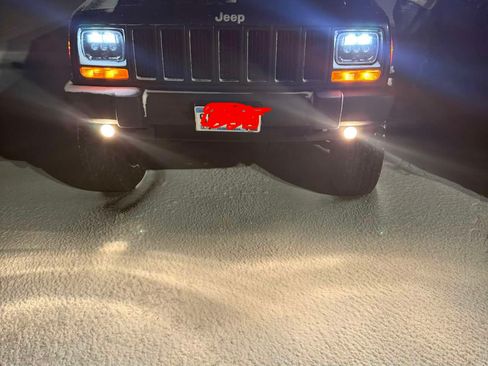 Used 1997 Jeep Cherokee SE image 6