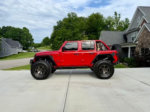 Used 2019 Jeep Wrangler Unlimited Rubicon AWD/4WD image 2