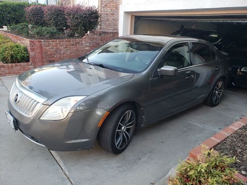 Used 2010 Mercury Milan Premier image 2