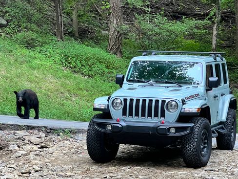 Used 2023 Jeep Wrangler Unlimited Rubicon w/ Xtreme 35 Tire Package image 4