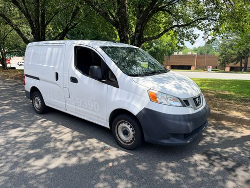 Used 2015 Nissan NV200 S FWD image 2