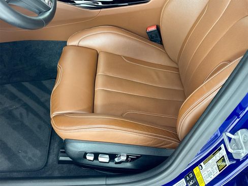 Used 2021 BMW M5 w/ Executive Package image 11