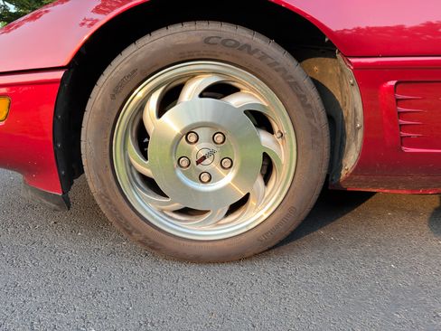 Used 1995 Chevrolet Corvette Coupe RWD image 9