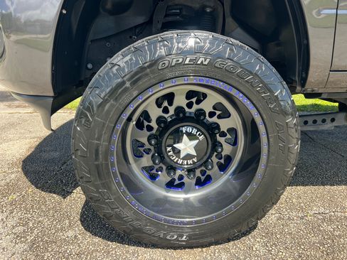 Used 2022 RAM 3500 Big Horn w/ Night Edition AWD/4WD image 11