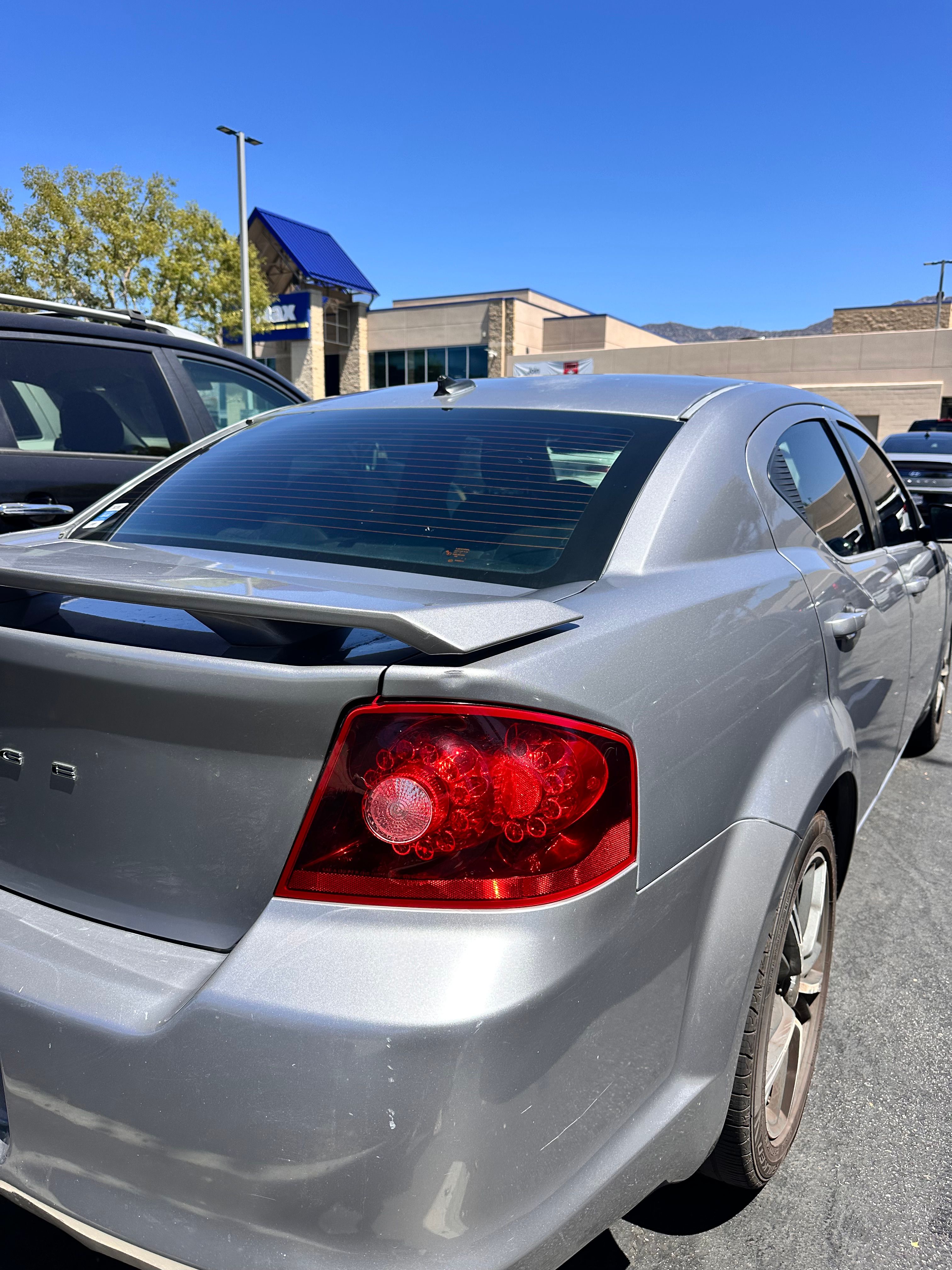 Used 2013 Dodge Avenger SE FWD image 11