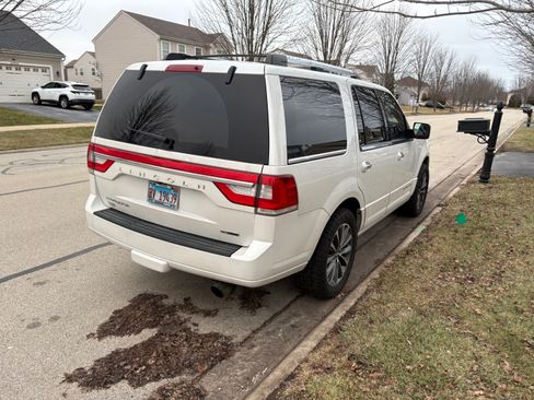 Used 2016 Lincoln Navigator Select image 5