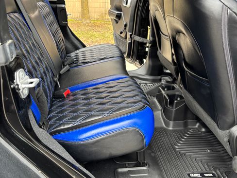 Used 2018 Jeep Wrangler Unlimited Sport image 18