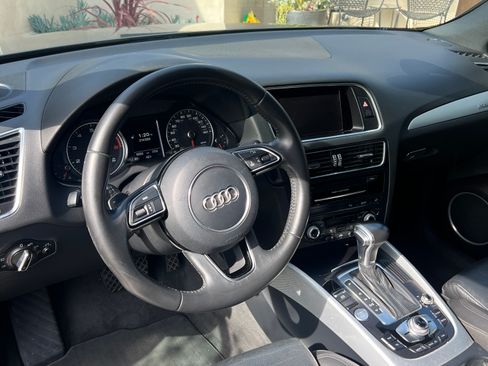 Used 2017 Audi Q5 2.0T Premium Plus w/ Technology Package image 12