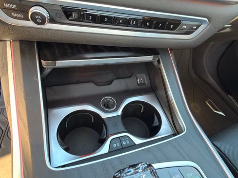 Used 2022 BMW X7 M50i image 14