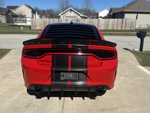 Used 2016 Dodge Charger R/T Scat Pack w/ Technology Group image 27