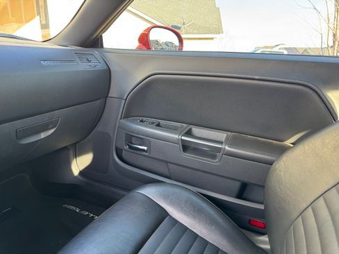 Used 2009 Dodge Challenger R/T RWD image 10