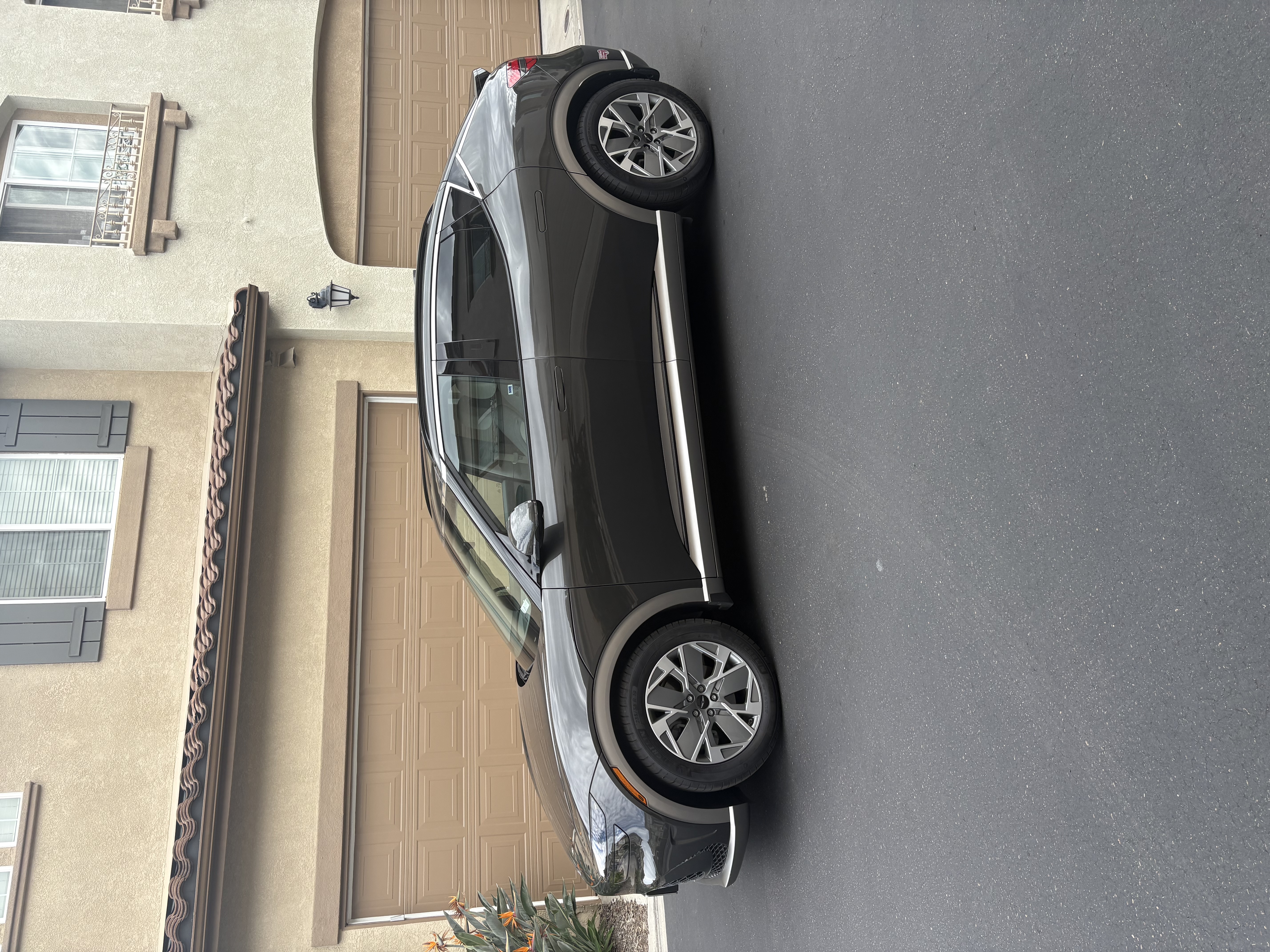 Used 2024 Genesis GV60 RWD image 4