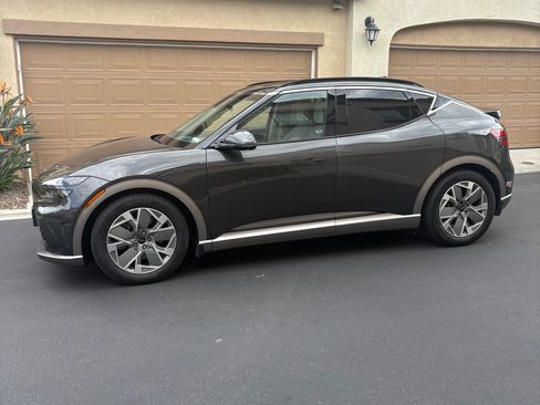 Used 2024 Genesis GV60 RWD image 4