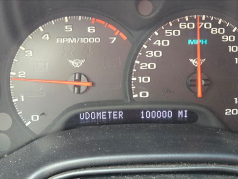 Used 1998 Chevrolet Corvette Convertible 2D w/ Memory Pkg image 1