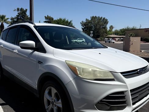 Used 2014 Ford Escape SE w/ Equipment Group 201A image 9