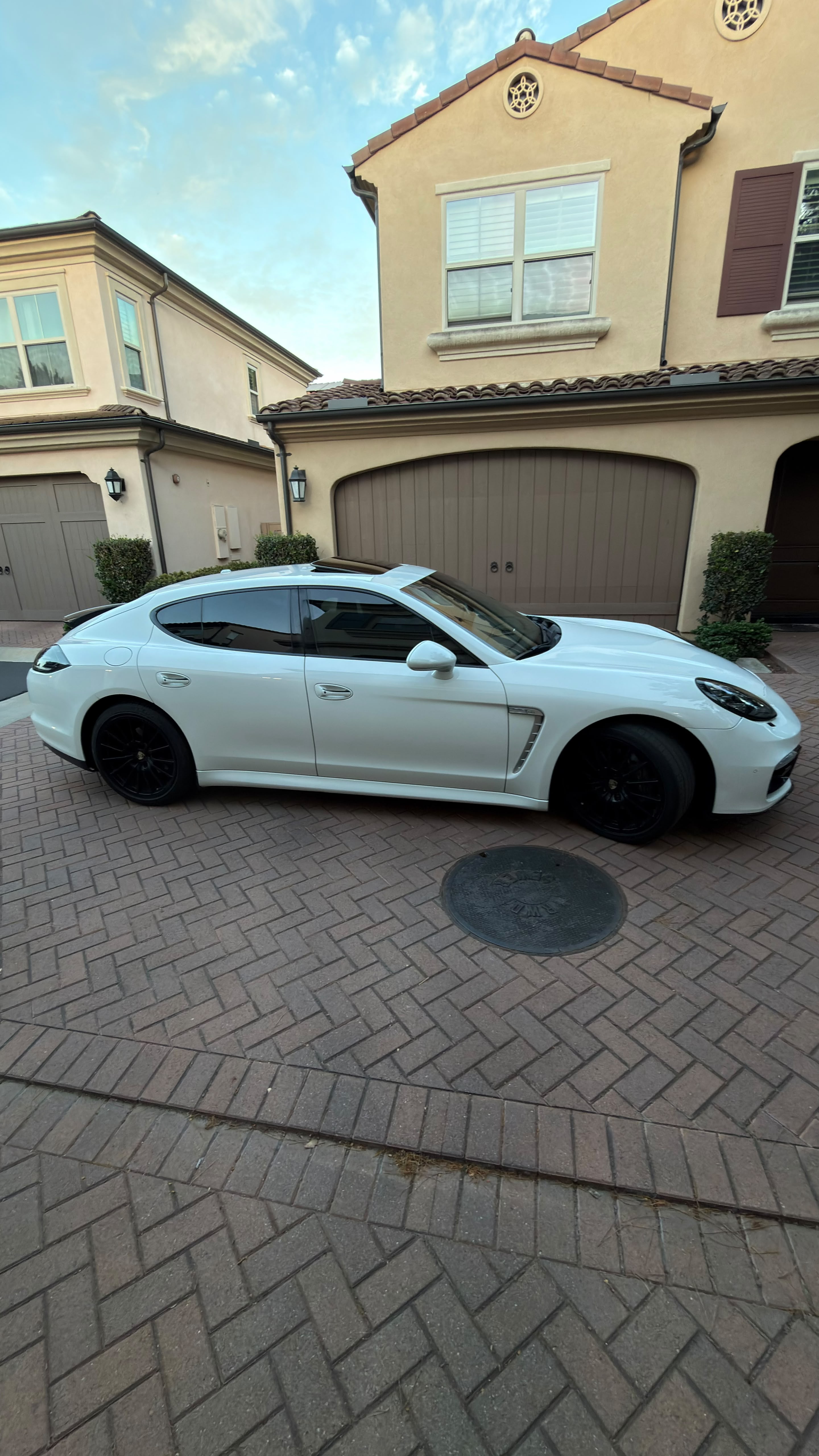 Used 2013 Porsche Panamera 4 Platinum Edition AWD/4WD image 5