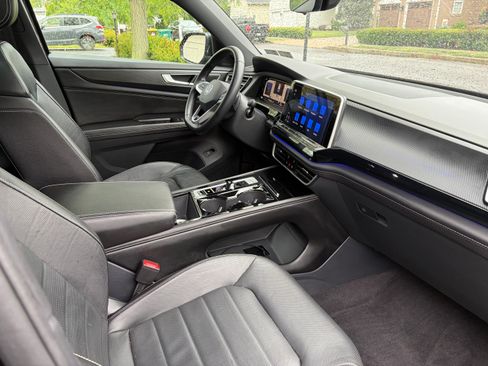 Used 2024 Volkswagen Atlas Cross Sport SEL R-Line w/ Adventure Package AWD/4WD image 29