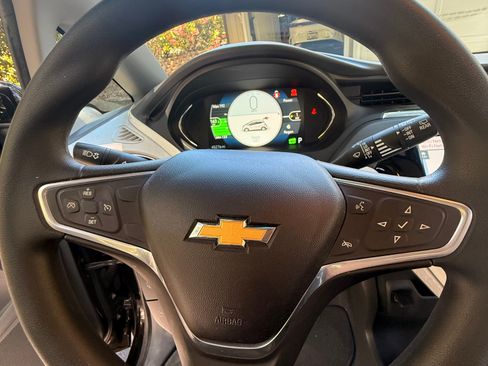 Used 2019 Chevrolet Bolt LT FWD image 12