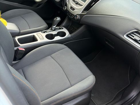Used 2017 Chevrolet Cruze LS FWD image 2