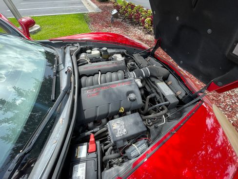 Used 2006 Chevrolet Corvette Convertible w/ Preferred Equipment Group RWD image 6