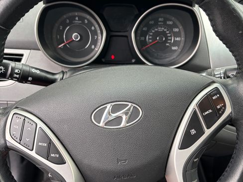 Used 2011 Hyundai Elantra Limited image 23