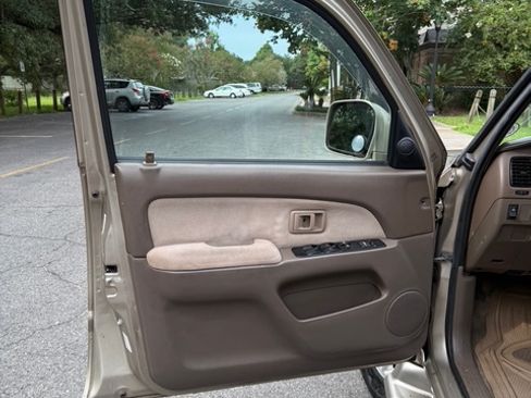 Used 2001 Toyota 4Runner SR5 image 21