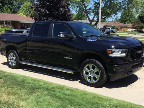 Used 2019 RAM 1500 Big Horn AWD/4WD image 2