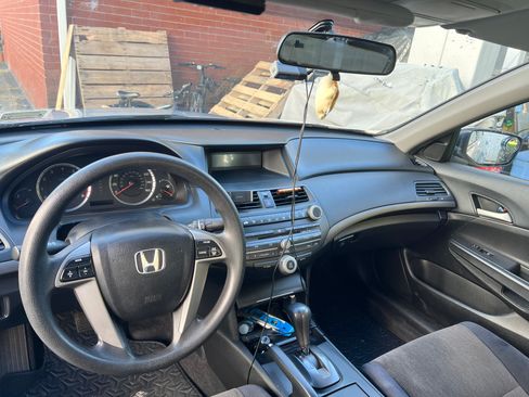 Used 2009 Honda Accord LX-P image 2